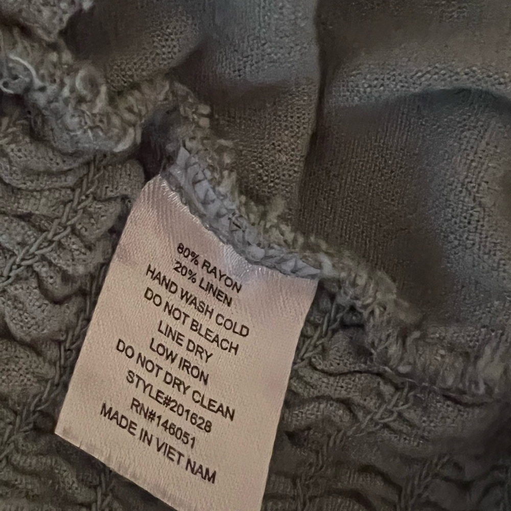 Monteau Gray Ruffled Button-Down Blouse - Picture 6 of 6